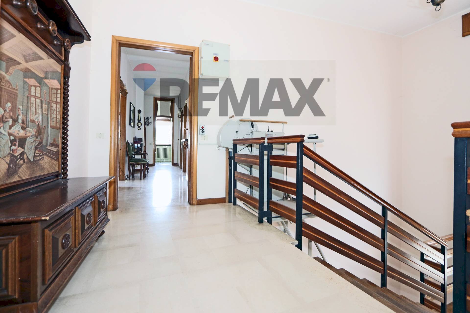 Hall / corridoio - Semi-detached house Via Amerigo Vespucci
 
51, Merate - photo 3