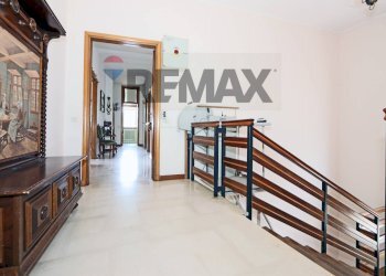 Hall / corridoio - Casa semi indipendente Via Amerigo Vespucci
 
51, Merate - foto 3