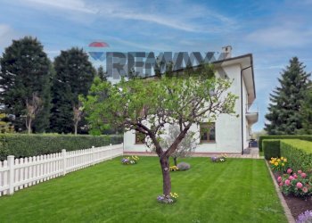 Giardino - Casa semi indipendente Via Amerigo Vespucci
 
51, Merate - foto 33