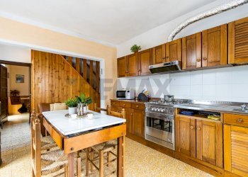 Cucina - Attico Piazza Armando Diaz
 
7, Esino Lario - foto 1