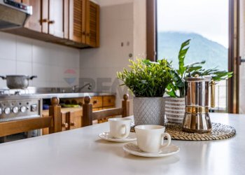Dettagli - Attico Piazza Armando Diaz
 
7, Esino Lario - foto 2