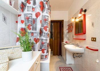 Bagno - Attico Piazza Armando Diaz
 
7, Esino Lario - foto 13