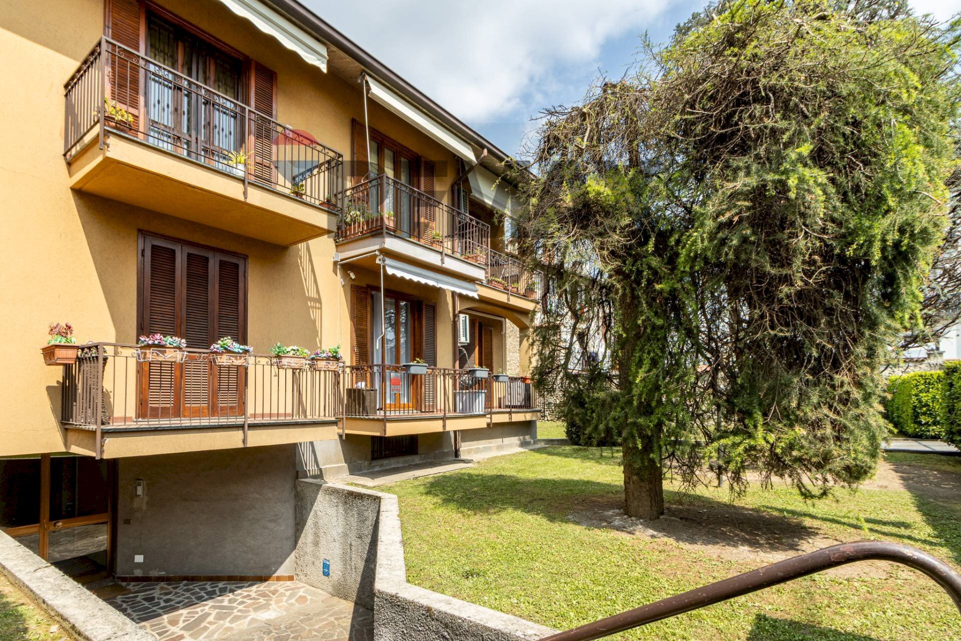 Edificio all\'aperto - Trilocale albertario
 
3, Verano Brianza - foto 3