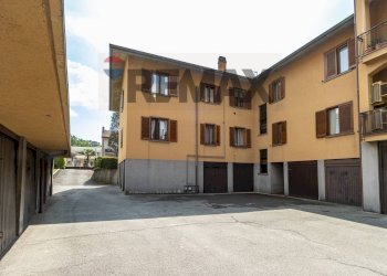 Edificio all\'aperto - Trilocale albertario
 
3, Verano Brianza - foto 7