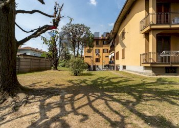 Edificio all\'aperto - Trilocale albertario
 
3, Verano Brianza - foto 45