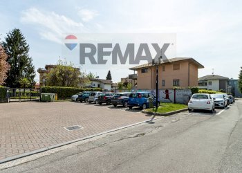 Edificio all\'aperto - Trilocale albertario
 
3, Verano Brianza - foto 50