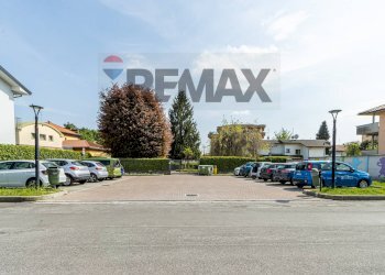 Edificio all\'aperto - Trilocale albertario
 
3, Verano Brianza - foto 53