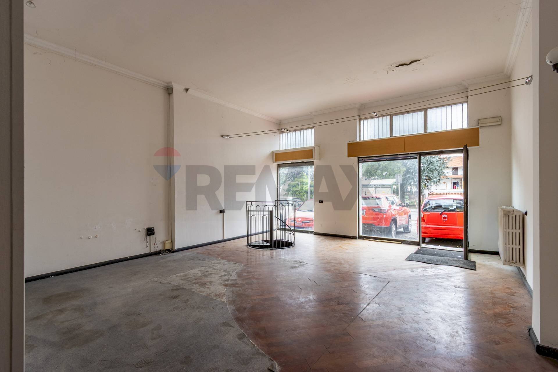 Stanza vuota - Locale Commerciale via Magenta, Veduggio con Colzano - foto 3