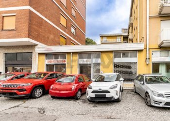 Edificio all\'aperto - Locale Commerciale via Magenta, Veduggio con Colzano - foto 4