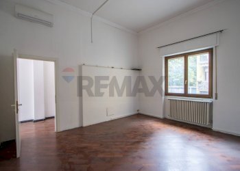 Stanza vuota - Locale Commerciale via Magenta, Veduggio con Colzano - foto 11