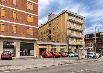 Edificio all\'aperto - Locale Commerciale via Magenta, Veduggio con Colzano - foto 24