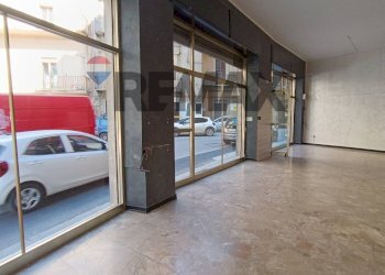 Ricezione / Lobby - Negozio Via Sant'Agata
 
46, 48, Enna - foto 1