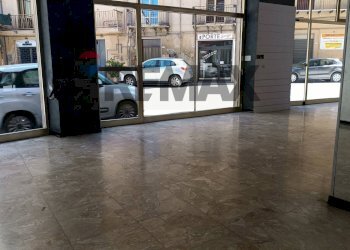 Ricezione / Lobby - Negozio Via Sant'Agata
 
46, 48, Enna - foto 3