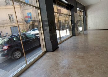 Ricezione / Lobby - Negozio Via Sant'Agata
 
46, 48, Enna - foto 7