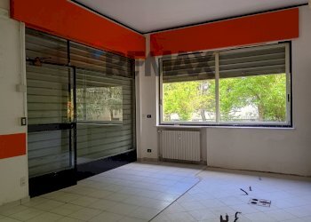 Stanza vuota - Shop Viale Gobio
 
5, Mantova - photo 4