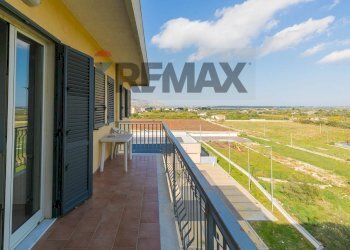Balcone - Appartamento Corso Vittorio Emanuele
 
769, Floridia - foto 11