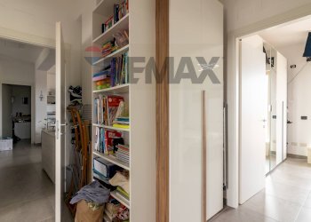 Hall / corridoio - Apartment Corso Vittorio Emanuele
 
769, Floridia - photo 21