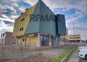 vista dall\'esterno - Ufficio via Guido Rossa
 
12, Ponte San Nicolò - foto 4