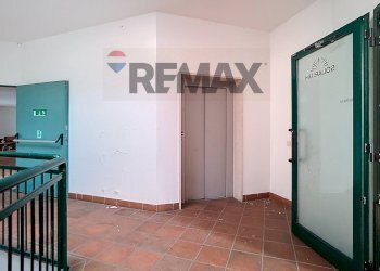 Terrazza - Ufficio via Guido Rossa
 
12, Ponte San Nicolò - foto 15