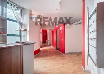 Hall / corridoio - Ufficio via Guido Rossa
 
12, Ponte San Nicolò - foto 27