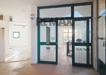 Ricezione / Lobby - Ufficio via Guido Rossa
 
12, Ponte San Nicolò - foto 43