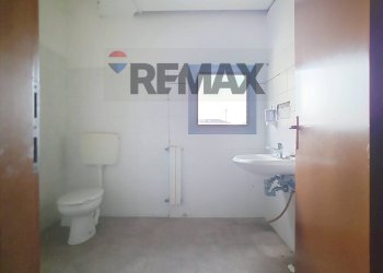 Bagno - Ufficio via Guido Rossa
 
12, Ponte San Nicolò - foto 48