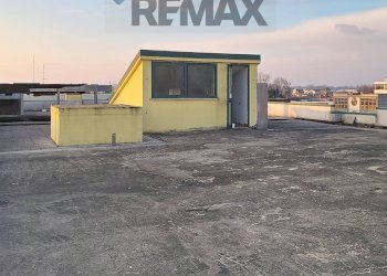 Casa all\'aperto - Ufficio via Guido Rossa
 
12, Ponte San Nicolò - foto 50