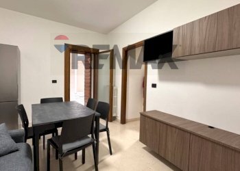 Sala da pranzo - Quadrilocale Via Crispomonti
 
29, L'Aquila - foto 7