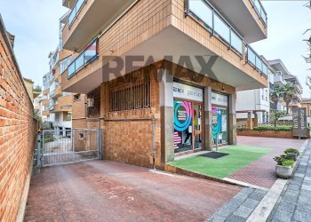 ingresso garage - Box Viale Nettuno
 
13, Francavilla al Mare - foto 4