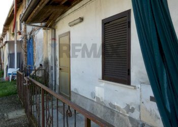 ESTERNO STABILE - Casa semi indipendente Via Cav. Robecchi
 
50, Zeme - foto 4