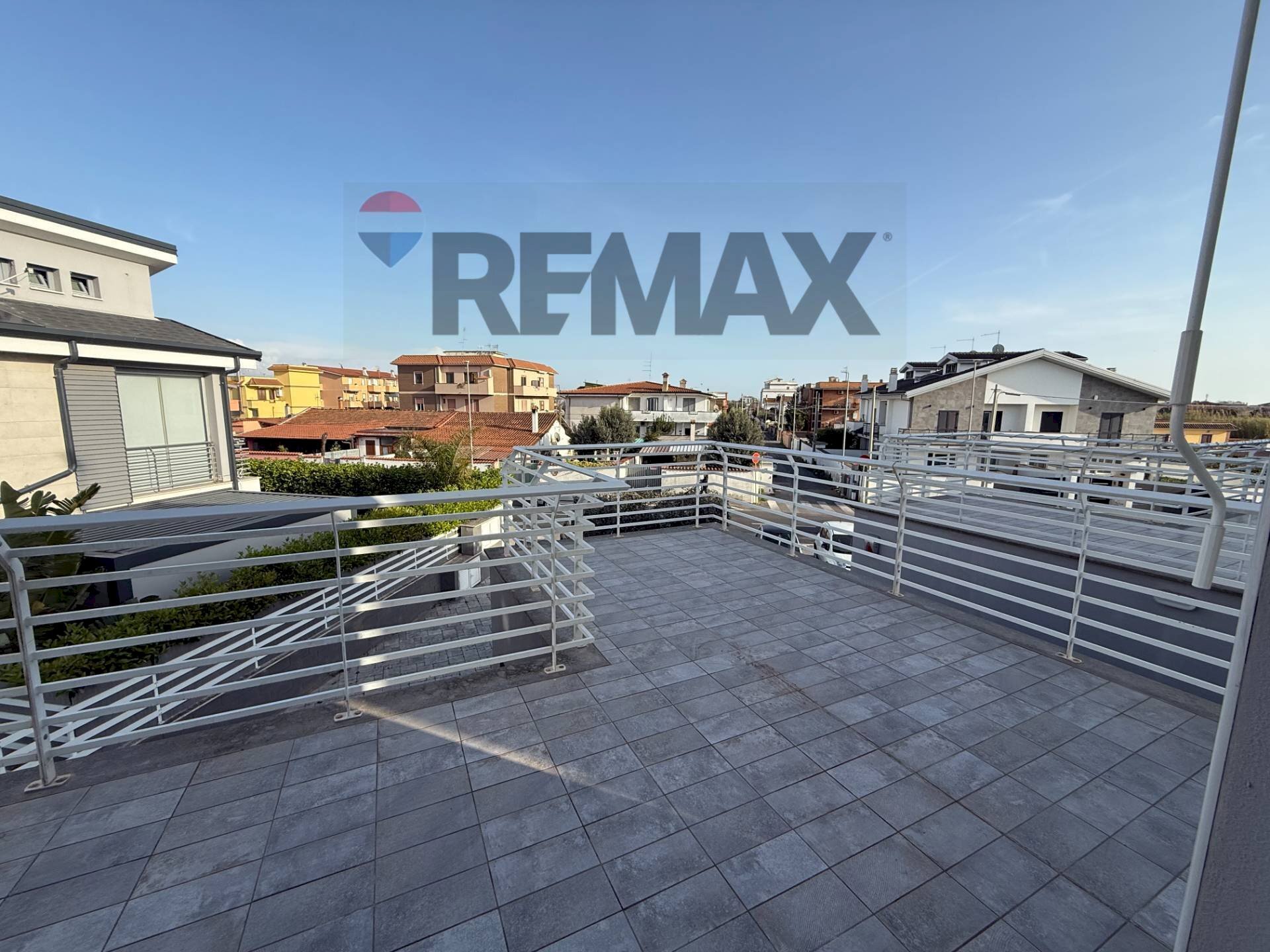 Terrazza - Locale Commerciale Via Coni Zugna, Fiumicino - foto 2