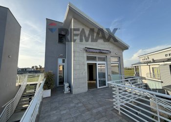 Terrazza - Locale Commerciale Via Coni Zugna, Fiumicino - foto 3