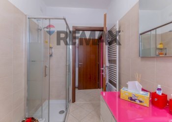 Bagno - Bilocale via de amicis
 
43a, Cairate - foto 17