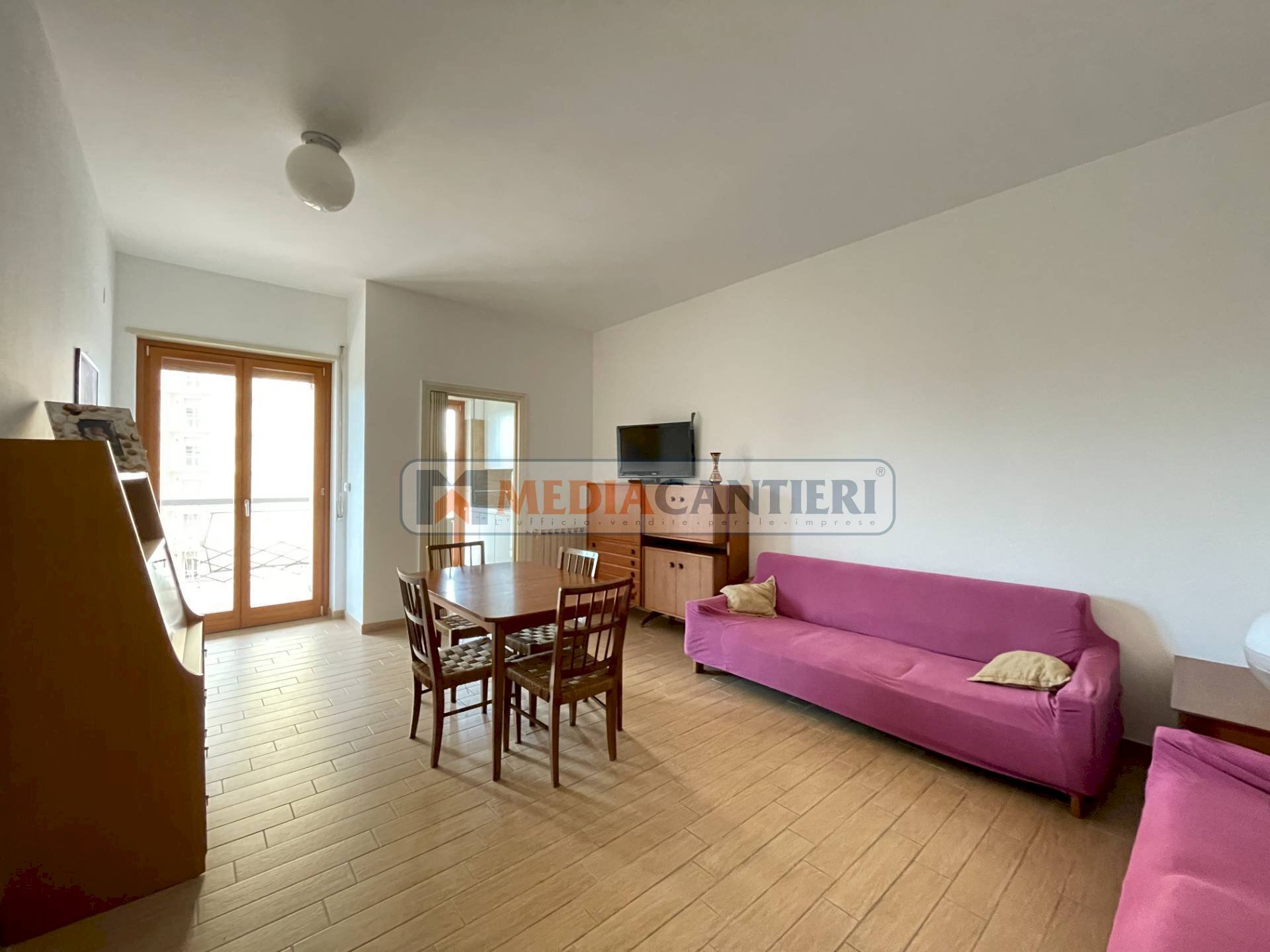 Foto 3 - Trilocale VIA LAGO DI BRACCIANO
 
2, Montesilvano - foto 3