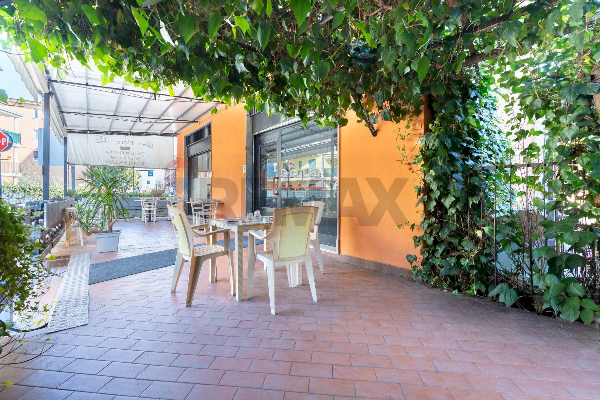 Terrazza - Commercial Activity Via Milano
 
1, Pozzuolo Martesana - photo 1