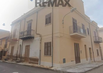 Foto 1 - Independent house via Taormina
 
44, Cinisi - photo 1