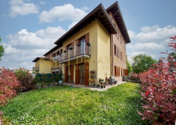 Foto 1 - Villa PASSAGGIO BEATA BELTRUDE COMENSOLI
 
4, Capriate San Gervasio - foto 1