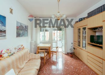 Sala da pranzo - Two-room apartment Via Monte Cervialto
 
82, Roma - photo 4