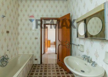 Bagno - Independent house Via Tasso
 
52, Comiso - photo 16