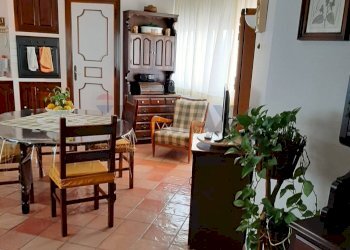 Sala da pranzo - Appartamento viale delle Magnolie
 
58, Palermo - foto 1