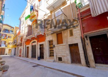 Edificio all\'aperto - Bilocale Niccolò Fraggianni
 
13, Barletta - foto 1