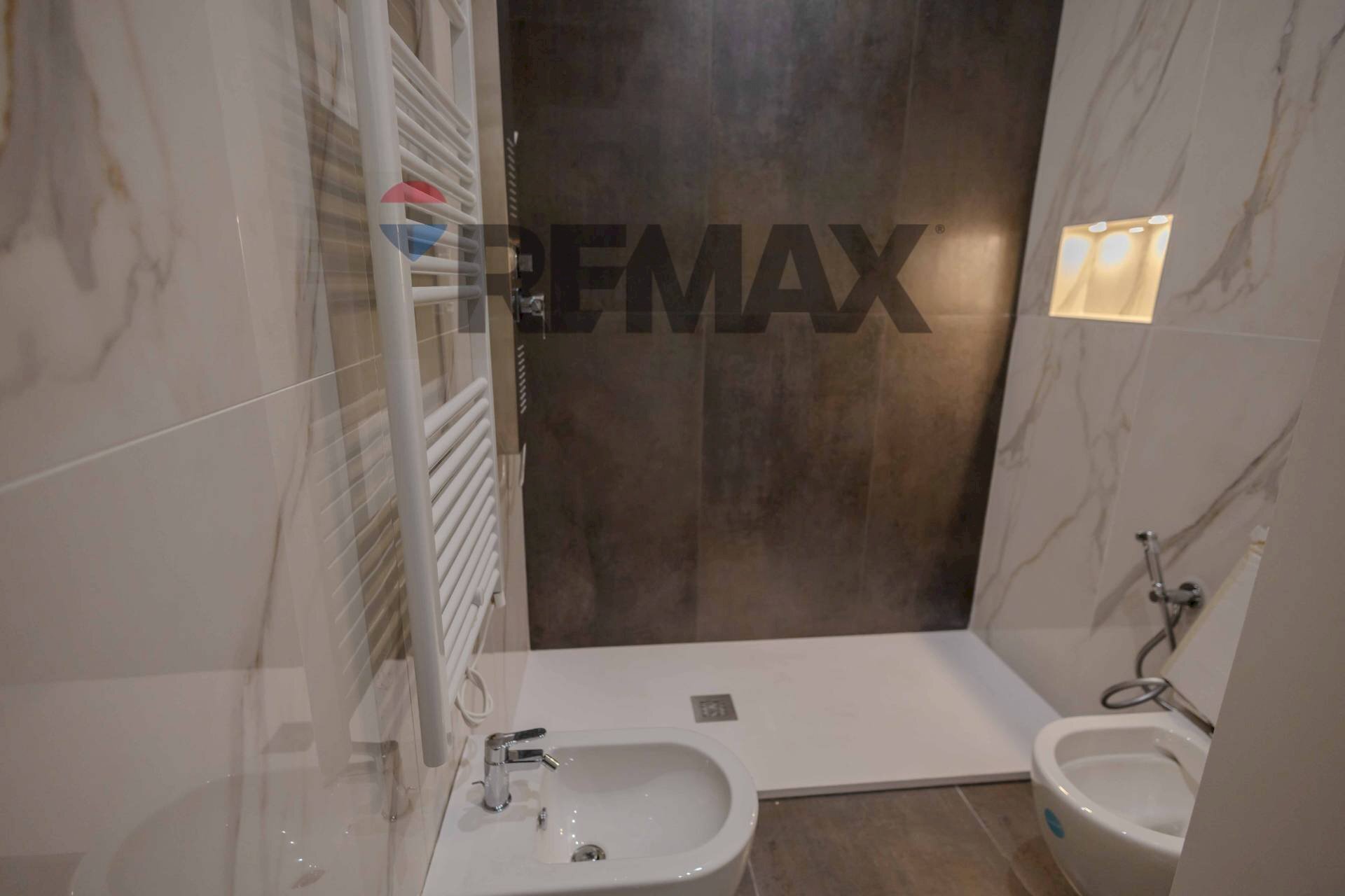 Bagno - Trilocale Viale Papa Giovanni XXIII
215, Bari - foto 3