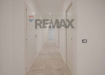 Hall / corridoio - Trilocale Viale Papa Giovanni XXIII
 
215, Bari - foto 7