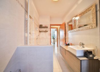 Foto 23 - Quadrilocale VIA RESEGONE
 
11, Lomagna - foto 23