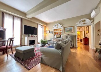 Salone - Quadrilocale via Sant'Andrea, Milano (zona Quadrilatero della Moda) - foto 1