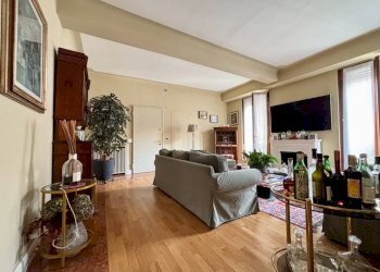 Salone - Quadrilocale via Sant'Andrea, Milano (zona Quadrilatero della Moda) - foto 3