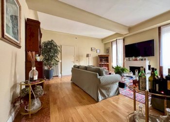 Salone - Quadrilocale via Sant'Andrea, Milano (zona Quadrilatero della Moda) - foto 4