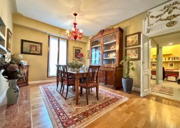 Salone - Quadrilocale via Sant'Andrea, Milano (zona Quadrilatero della Moda) - foto 7