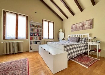 Camera da letto - Quadrilocale via Sant'Andrea, Milano (zona Quadrilatero della Moda) - foto 13