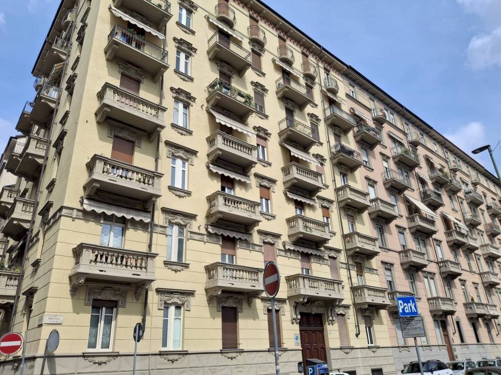 Facciata - Bilocale via Principessa Clotilde, 48, Torino (zona San Donato) - foto 1